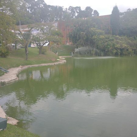 Hotel Lago Azul Louveira Exterior foto